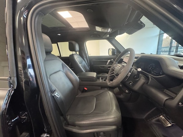 Used Land Rover Defender 2022 for sale - 75495233: Photo 4