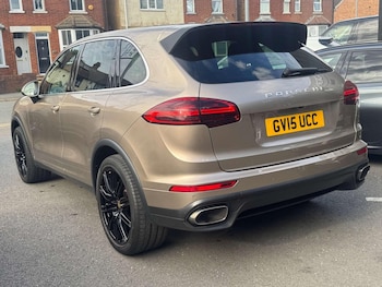 Used Porsche Cayenne 2015 for sale - 79050951: Photo