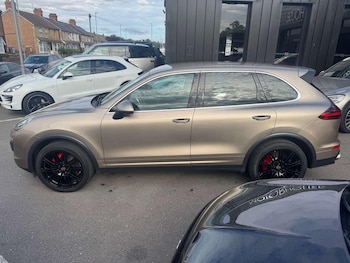 Used Porsche Cayenne 2015 for sale - 79050951: Photo