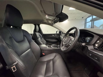 Used Volvo XC60 2021 for sale - 79244618: Photo