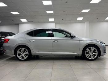 Used Skoda Superb 2019 for sale - 76754582: Photo