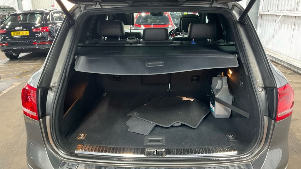 Used Volkswagen Touareg 2017 for sale - 76586644: Photo 13