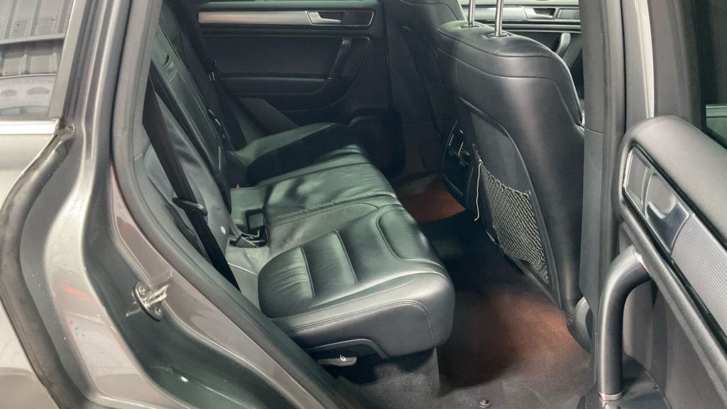 Used Volkswagen Touareg 2017 for sale - 76586644: Photo 14