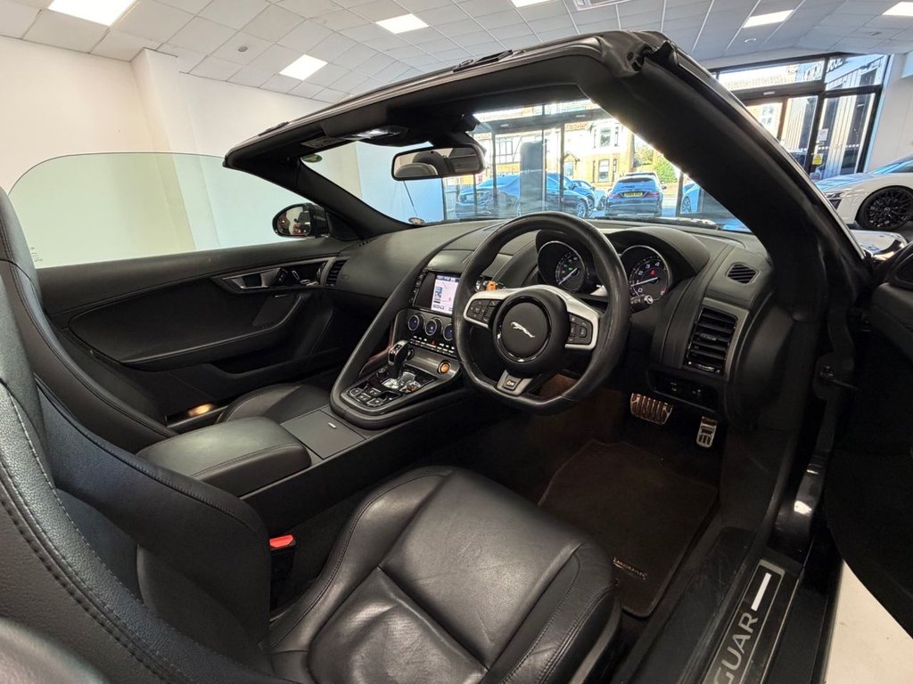 Used Jaguar F-Type 2014 for sale - 76439326: Photo 30