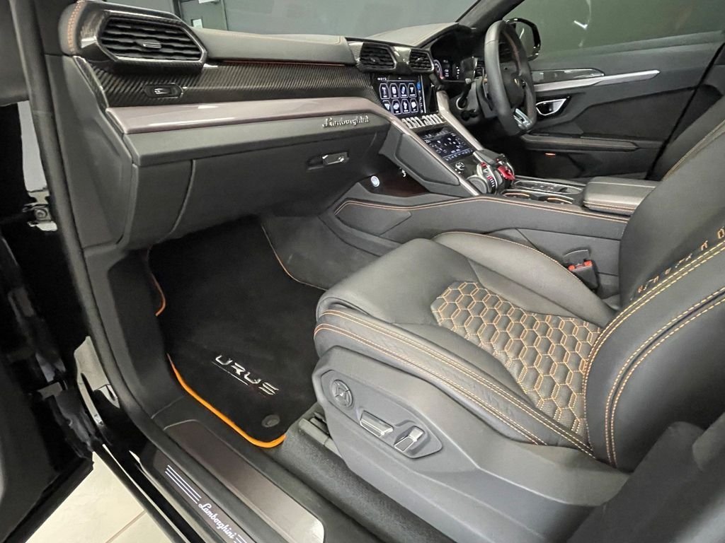 Used Lamborghini Urus 2020 for sale - 76867524: Photo 32