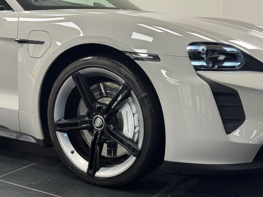 Used Porsche Taycan 2023 for sale - 77655492: Photo 24