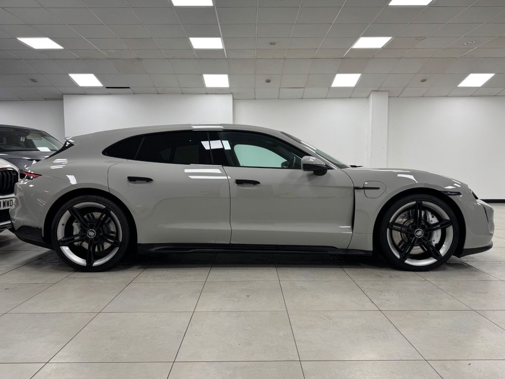 Used Porsche Taycan 2023 for sale - 77655492: Photo 4