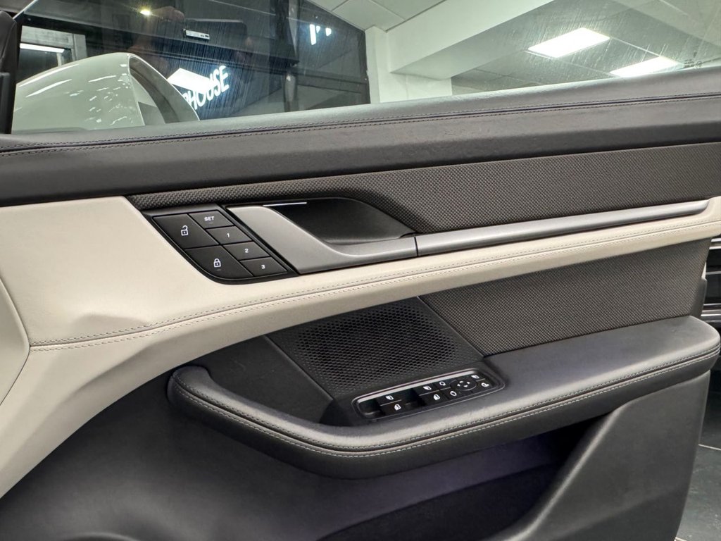 Used Porsche Taycan 2023 for sale - 77655492: Photo 40