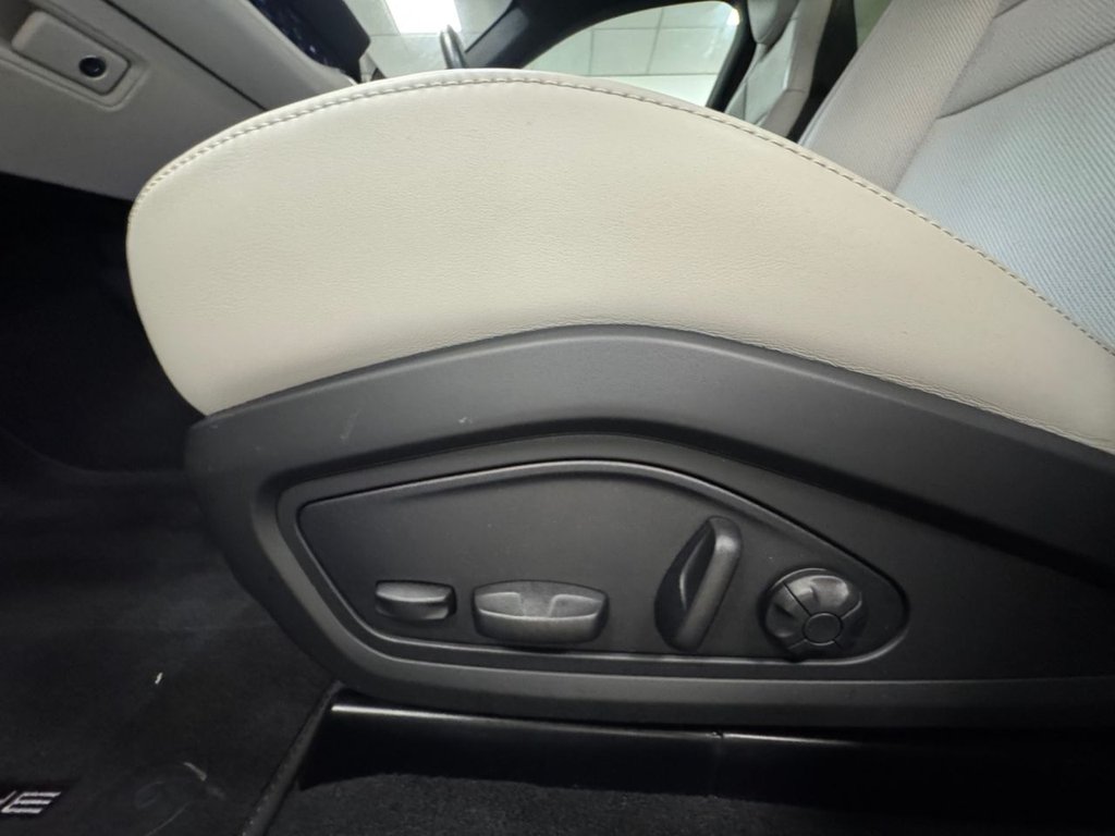 Used Porsche Taycan 2023 for sale - 77655492: Photo 46