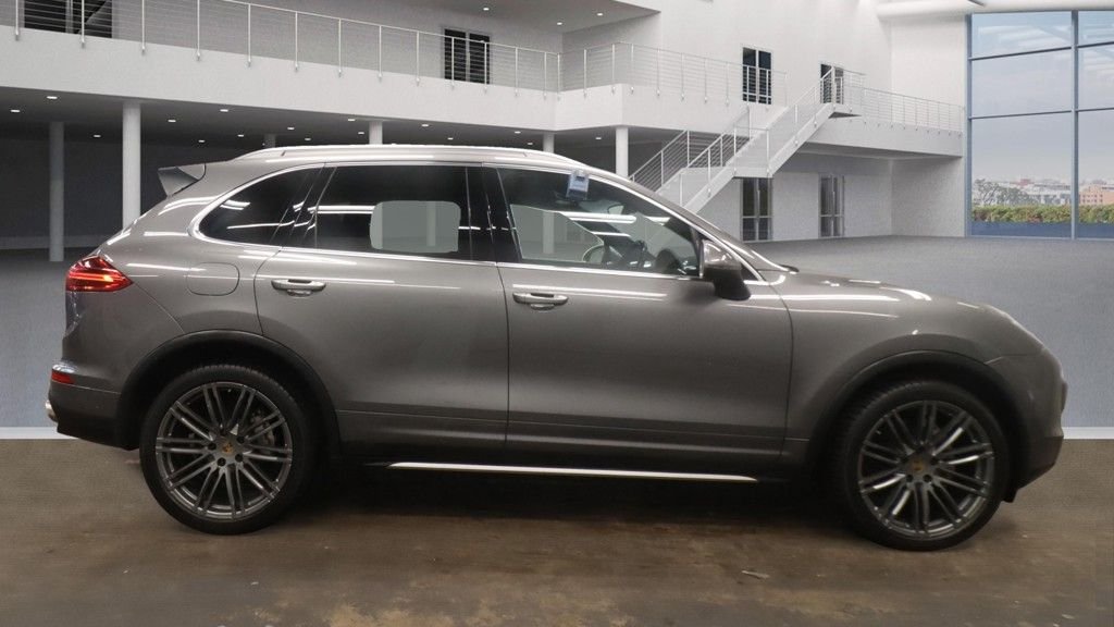 Used Porsche Cayenne 2015 for sale - 76582747: Photo 11