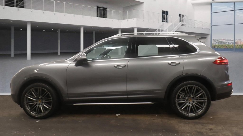 Used Porsche Cayenne 2015 for sale - 76582747: Photo 12