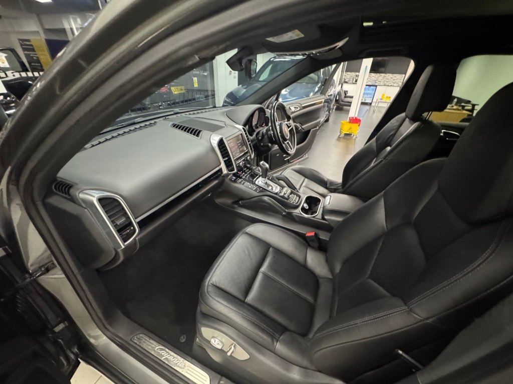 Used Porsche Cayenne 2015 for sale - 76582747: Photo 24
