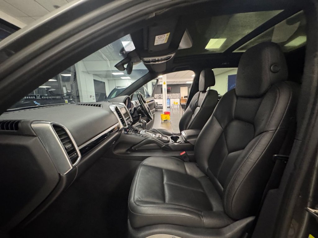Used Porsche Cayenne 2015 for sale - 76582747: Photo 25