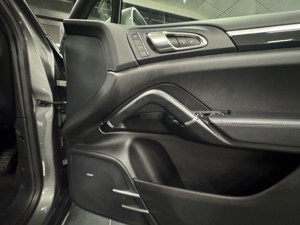 Used Porsche Cayenne 2015 for sale - 76582747: Photo 35