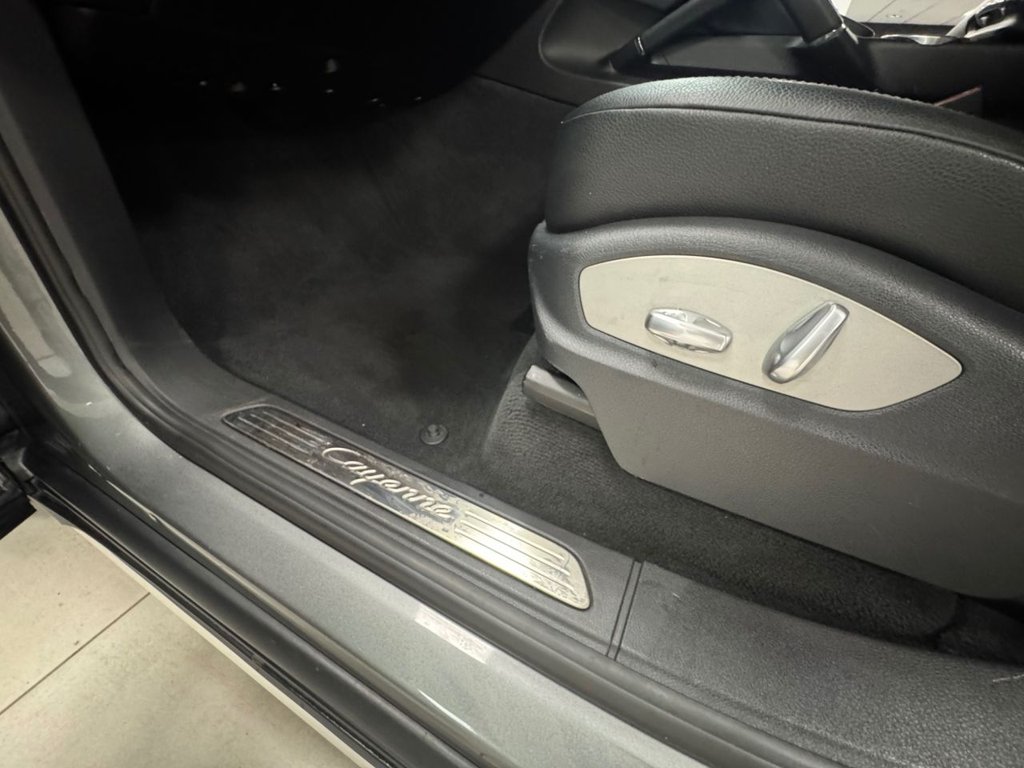 Used Porsche Cayenne 2015 for sale - 76582747: Photo 38