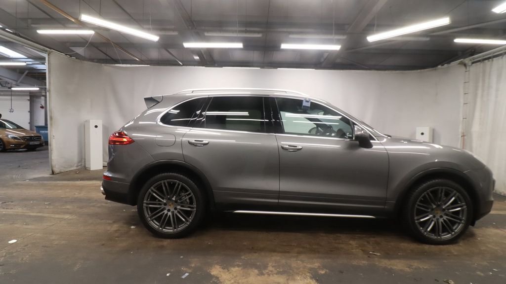 Used Porsche Cayenne 2015 for sale - 76582747: Photo 7