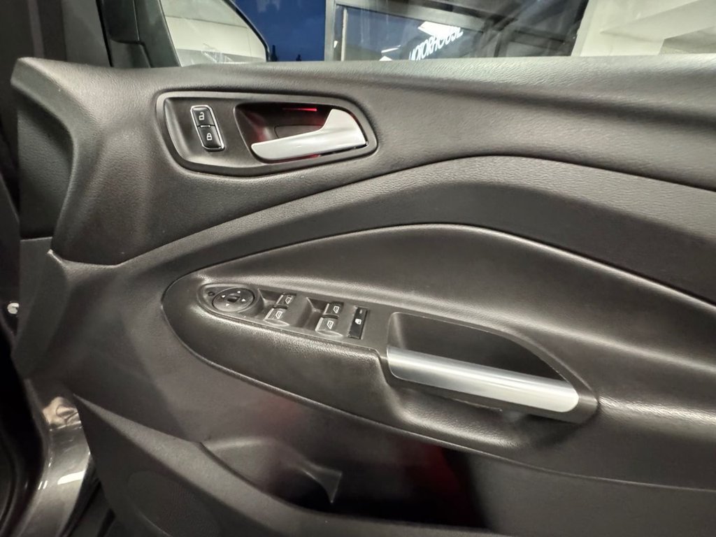 Used Ford Kuga 2015 for sale - 76163501: Photo 24