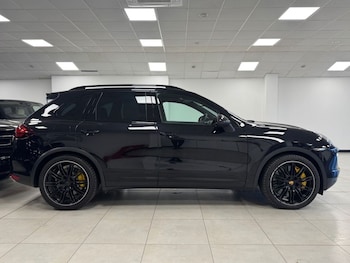 Used Porsche Cayenne 2012 for sale - 75541374: Photo