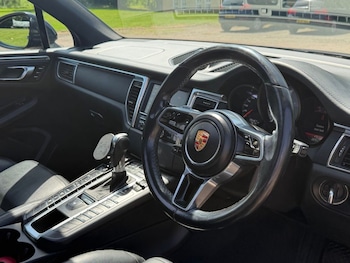 Used Porsche Macan 2015 for sale - 78685727: Photo