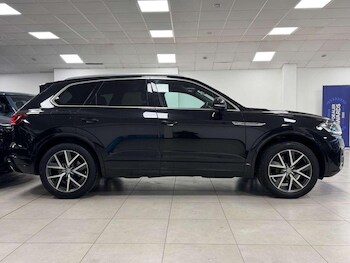 Used Volkswagen Touareg 2019 for sale - 78955147: Photo