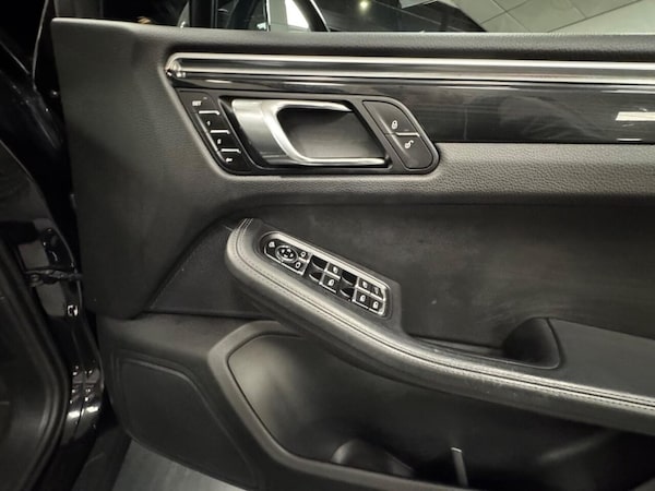 Used Porsche Macan 2015 for sale - 74692008: Photo 27