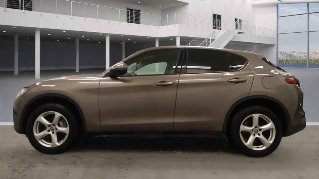 Used Alfa Romeo Stelvio 2018 for sale - 77048747: Photo 12