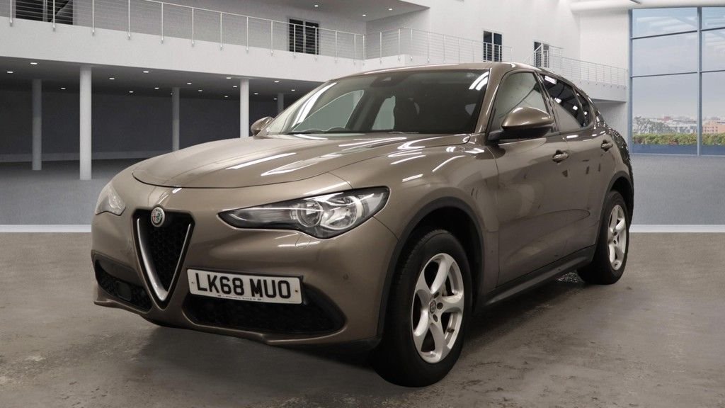 Used Alfa Romeo Stelvio 2018 for sale - 77048747: Photo 2