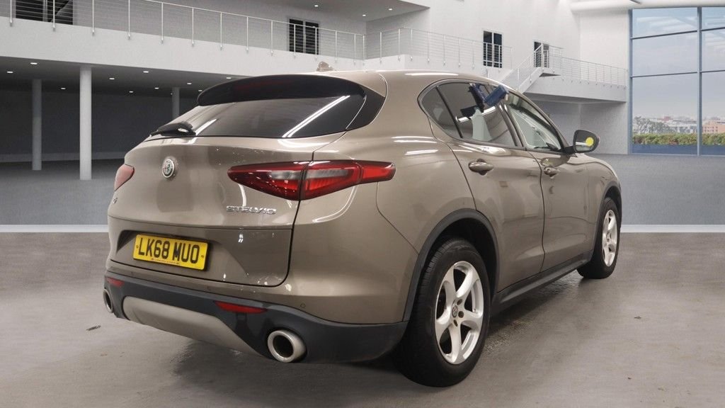 Used Alfa Romeo Stelvio 2018 for sale - 77048747: Photo 4