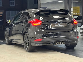 Used Ford Focus 2017 for sale - 76163269: Photo 2