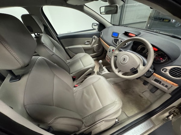 Used Renault Clio 2006 for sale - 76248534: Photo 15