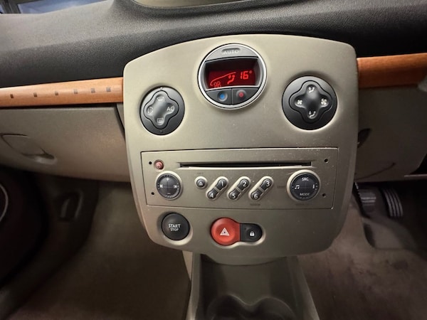 Used Renault Clio 2006 for sale - 76248534: Photo 23