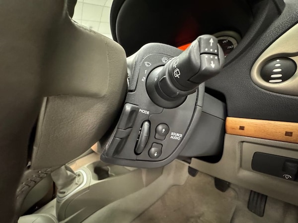 Used Renault Clio 2006 for sale - 76248534: Photo 28