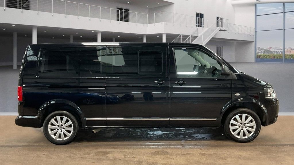 Used Volkswagen Caravelle 2010 for sale - 76698889: Photo 2