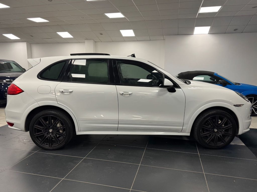 Used Porsche Cayenne 2013 for sale - 76523312: Photo 2