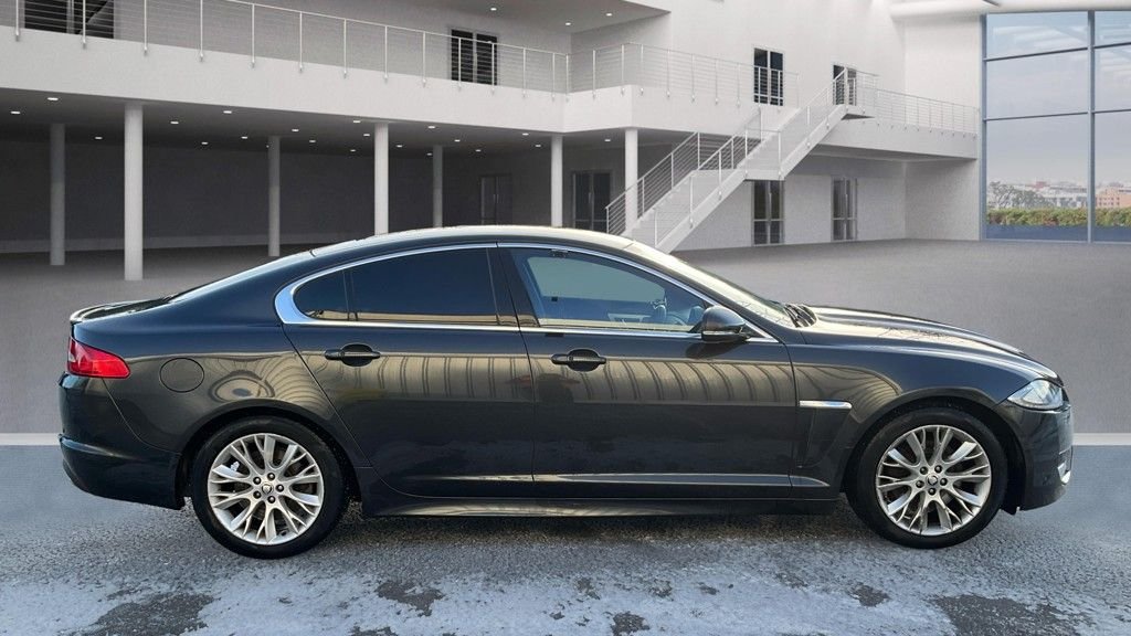 Used Jaguar XF 2013 for sale - 77200435: Photo 3