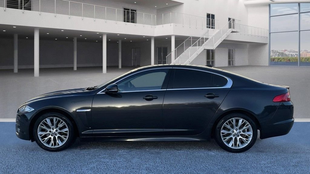 Used Jaguar XF 2013 for sale - 77200435: Photo 4