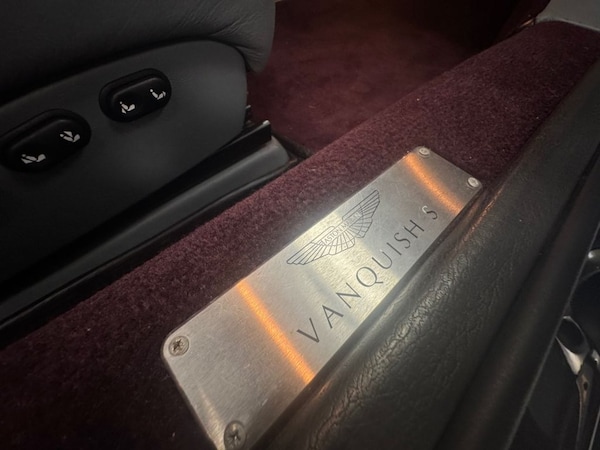 Used Aston Martin Vanquish 2006 for sale - 75648076: Photo 34