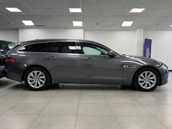 Used Jaguar XF 2018 for sale - 77971562: Photo