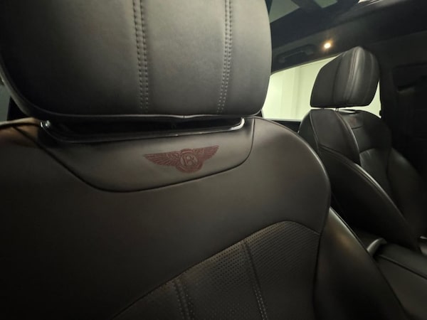 Used Bentley Bentayga 2019 for sale - 75602548: Photo 32