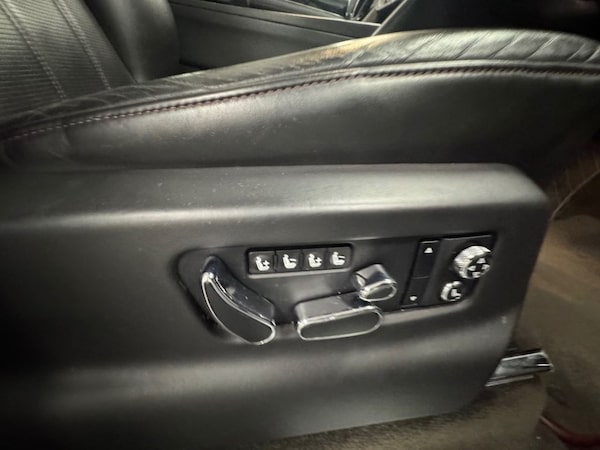 Used Bentley Bentayga 2019 for sale - 75602548: Photo 40