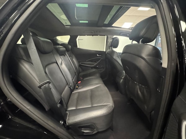 Used Hyundai Santa Fe 2015 for sale - 75648074: Photo 17