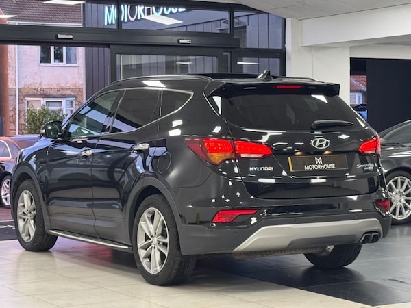Used Hyundai Santa Fe 2015 for sale - 75648074: Photo 2