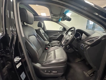 Used Hyundai Santa Fe 2015 for sale - 75648074: Photo
