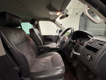 Used Volkswagen Caravelle 2011 for sale - 76632537: Photo