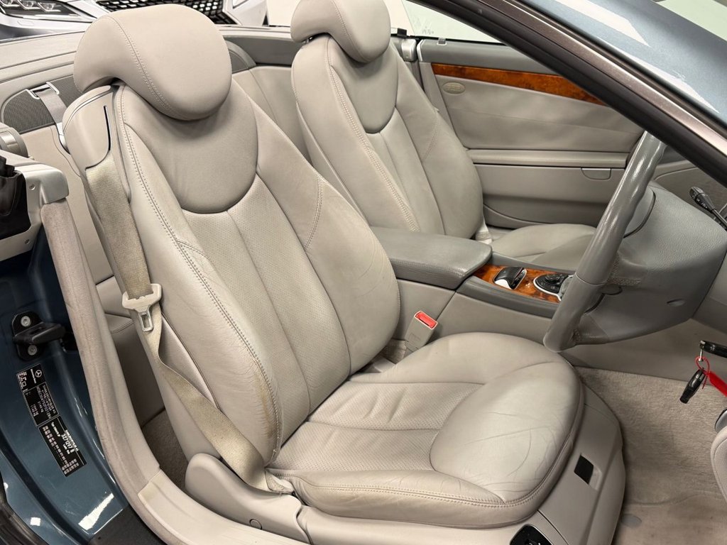 Used Mercedes-Benz SL 2002 for sale - 75648066: Photo 12