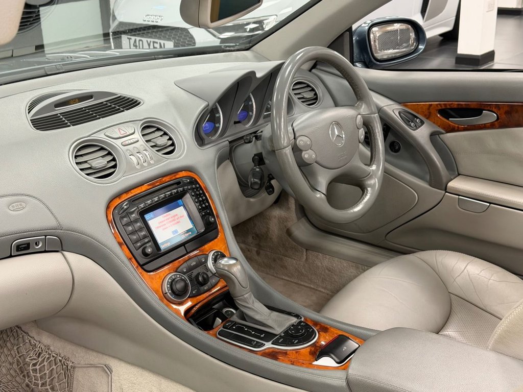 Used Mercedes-Benz SL 2002 for sale - 75648066: Photo 13