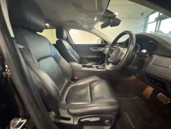 Used Jaguar XF 2019 for sale - 74998364: Photo
