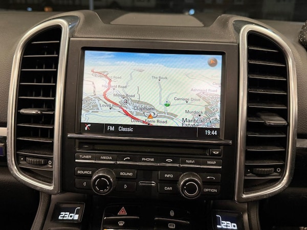 Used Porsche Cayenne 2012 for sale - 76286131: Photo 22