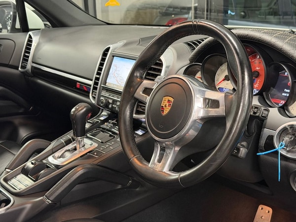 Used Porsche Cayenne 2012 for sale - 76286131: Photo 4