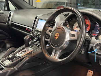 Used Porsche Cayenne 2012 for sale - 76286131: Photo 4